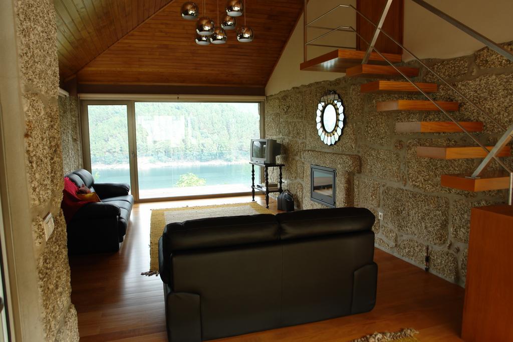 Eira House - Quinta De Fundevila Holiday home
